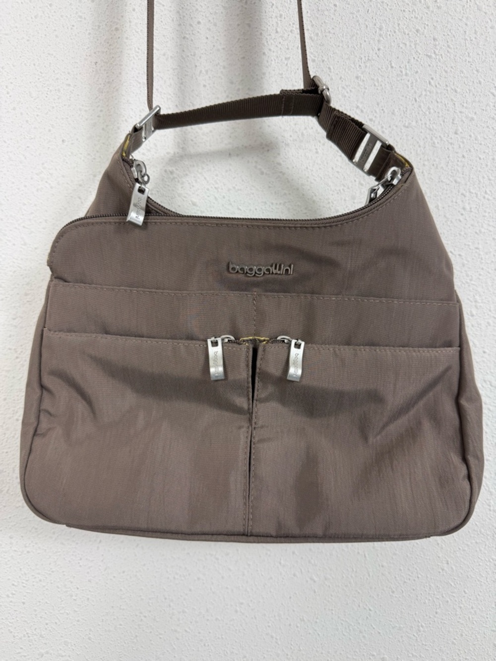 Baggallini Cross Over Crossbody purse Grey - Picture 2 of 10